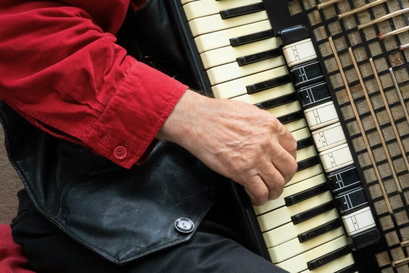 Learn to Play Accordion: Best Apps for Beginners